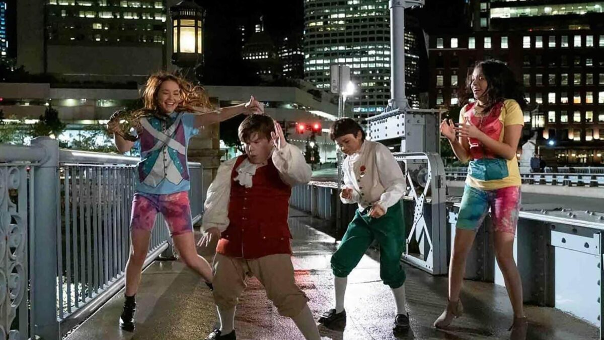 Una Noche de Locos (2020). Comedia Familiar en Netflix. Crítica, Reseña