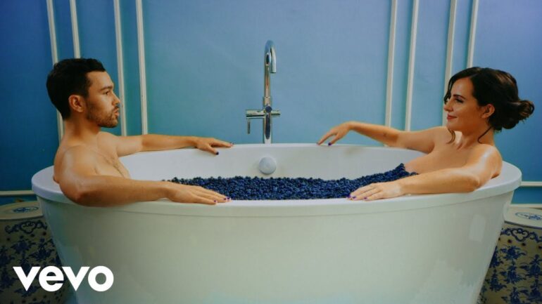 Music Videos: MAX – Blueberry Eyes. featuring SUGA of BTS