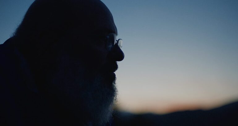 The Dark Divide (2020). Trailer. Estrenos Cine Indie