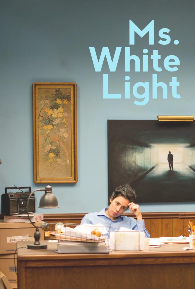 Estrenos: Ms. White Light (2019). Comedia. Película. Trailer