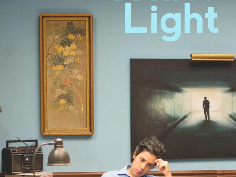 Estrenos: Ms. White Light (2019). Comedia. Película. Trailer