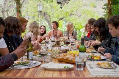 Trailer de Friendsgiving (2020). Nueva Película de Nicol Paone