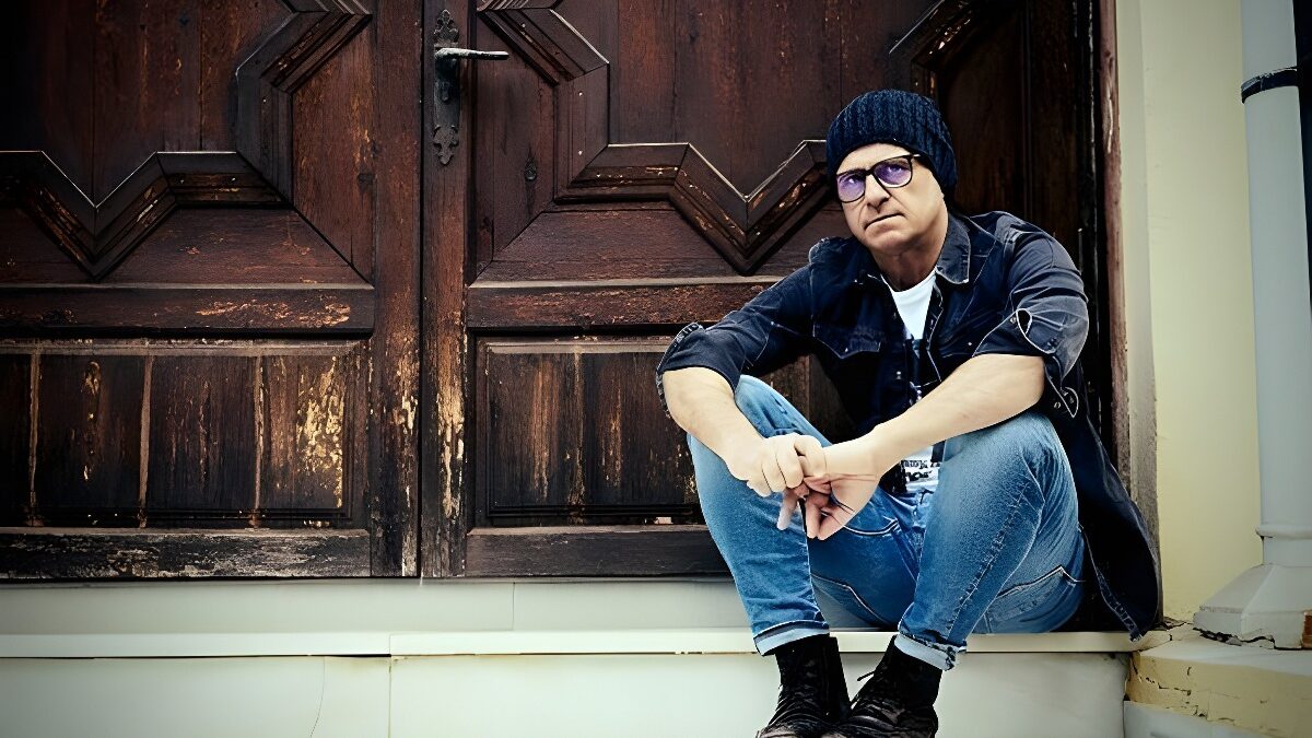 Amann & The Wayward Sons presenta el tráiler de «Feel it in my Bones”
