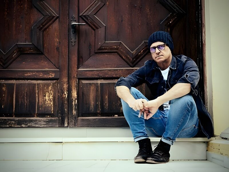 Amann & The Wayward Sons presenta el tráiler de «Feel it in my Bones”