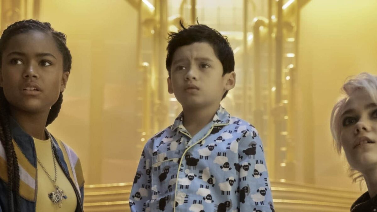 Guía de una Niñera para Cazar Monstruos (2020). Película Netflix. Crítica, Reseña