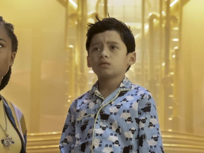 Guía de una Niñera para Cazar Monstruos (2020). Película Netflix. Crítica, Reseña