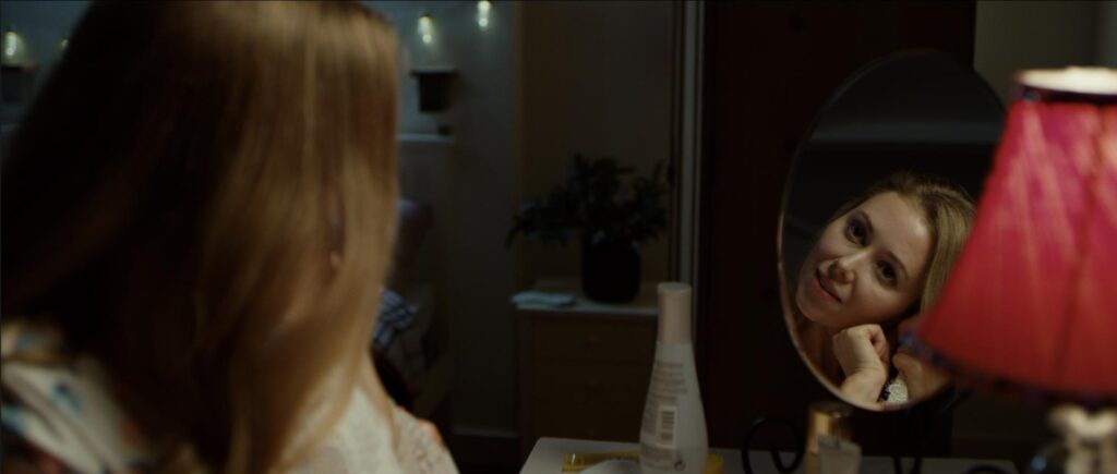 Trailer de Help (2021). Película Estreno 2021