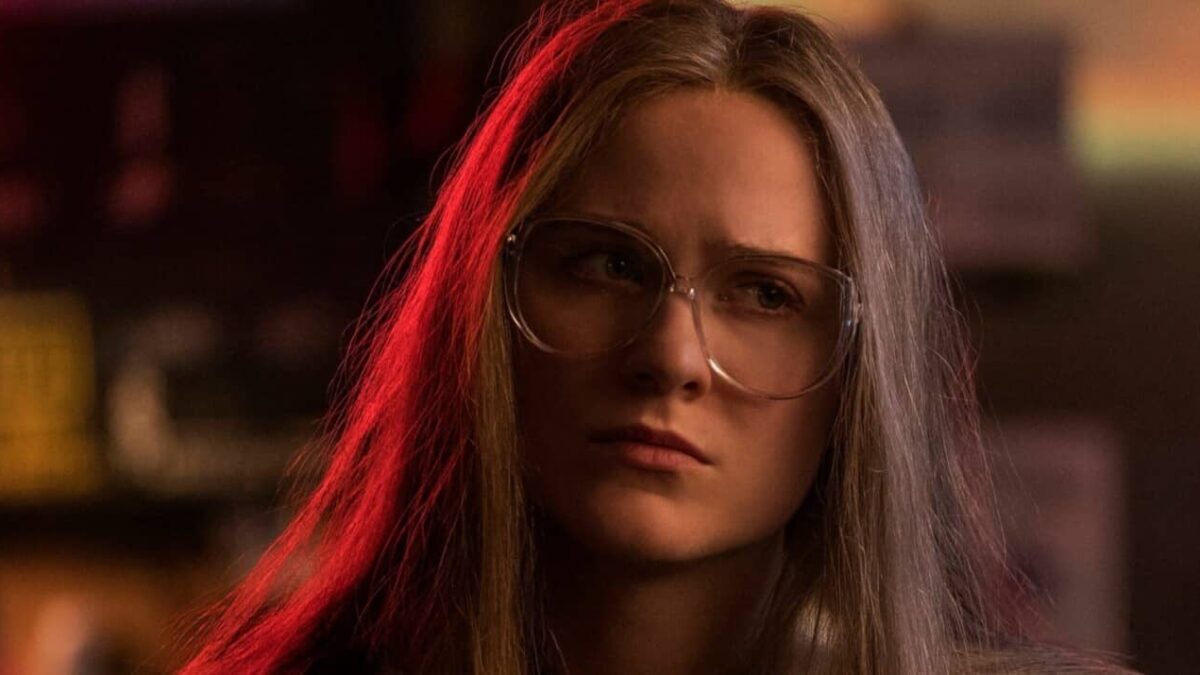 Crítica de Kajillionaire (2020). Película Comedia