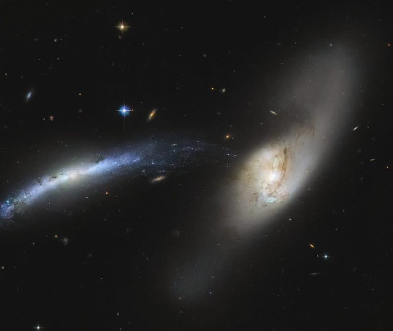 Cascada Galáctica: Espectaculares Imágenes desde el Hubble