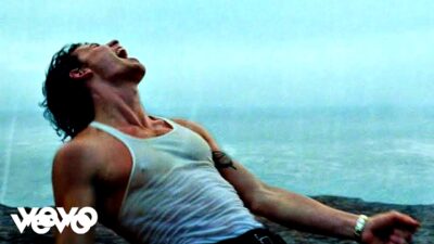 Video still — Videos Musicales: Shawn Mendes – Wonder