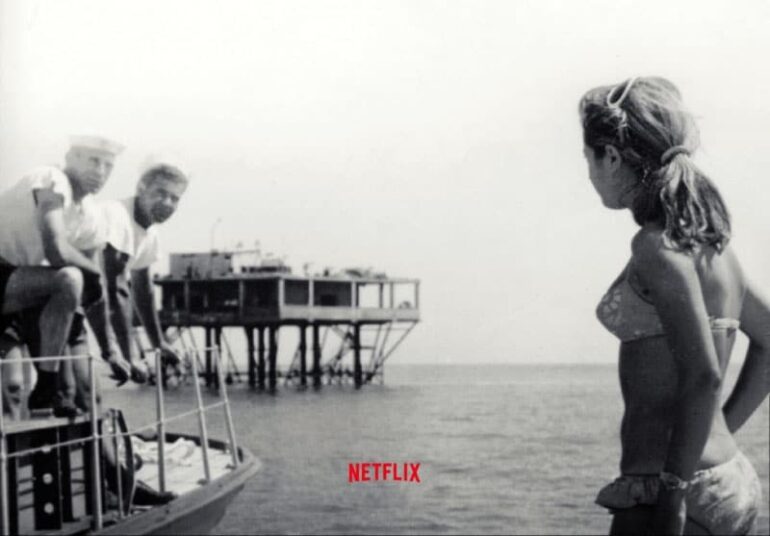 La Increíble Historia de la Isla de las Rosas (2020). Crítica