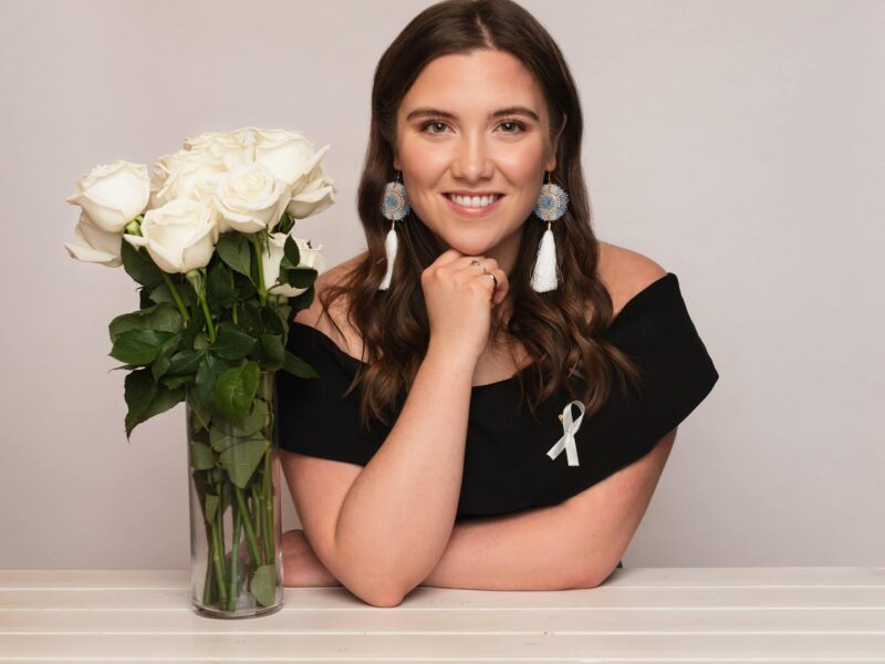 Commémoration du 6 décembre 1989 – Brielle Chanae Thorsen, lauréate de la bourse de 30 000 $ de l&rsquo;Ordre de la rose blanche offerte par Polytechnique Montréal