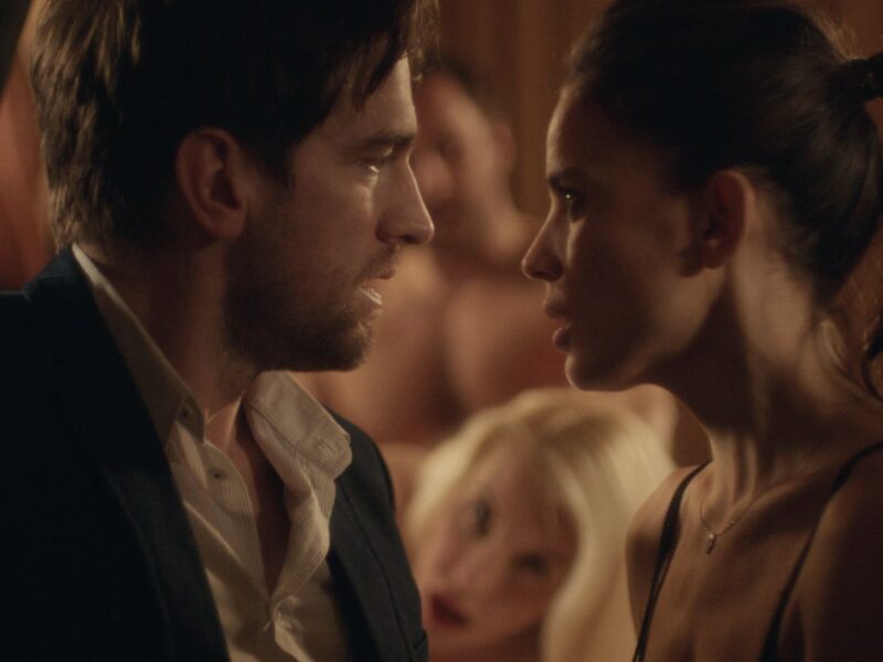 Swung (2015). Película Mundo Swinger. Crítica