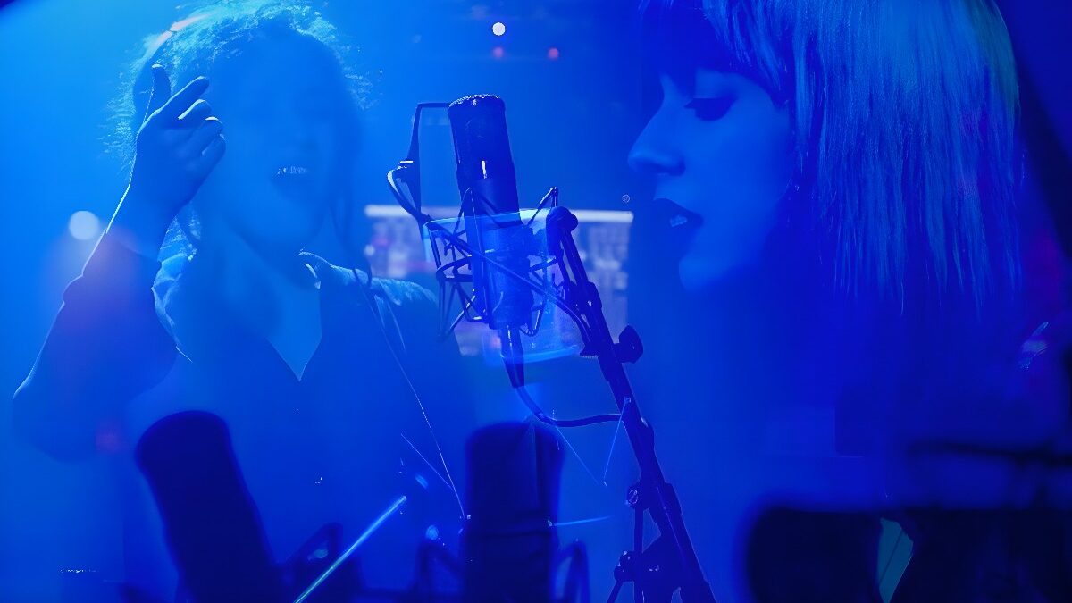 Sofía Comas y Sheila Blanco – ‘Silencio en el nido’