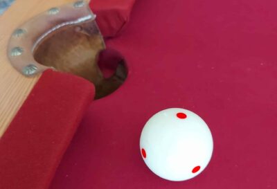 Trucos de Pool (Billar Americano). Aprovechar los Picos de las Troneras