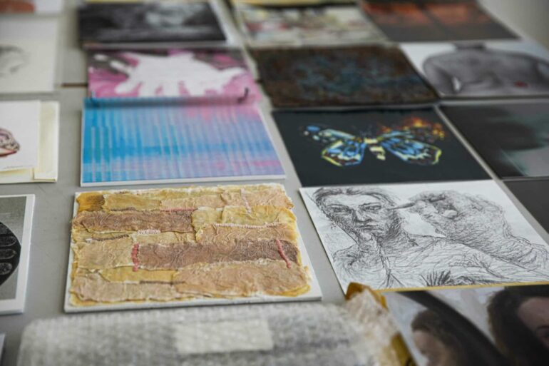 Exposición colectiva de artistas emergentes ‘Proyectar[se]’ en la demarcación de Toledo del COACM