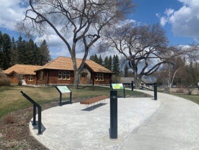 Centre d'accueil du parc national du Mont-Riding (Groupe CNW/Parcs Canada)