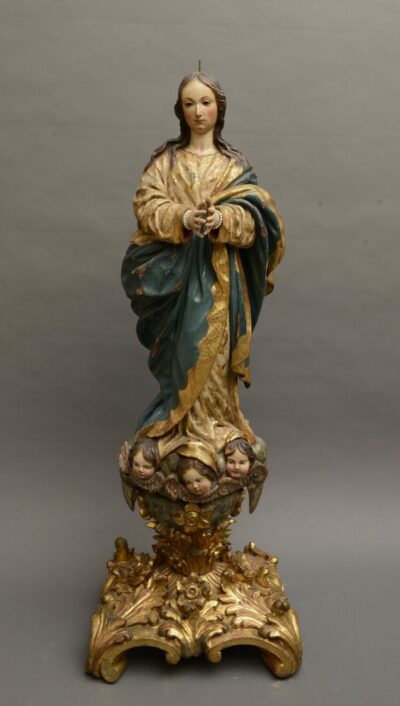 PEDRO DE MENA Y MEDRANO. Inmaculada Concepción. Madera tallada, policromada y dorado_80 cm. altura con peana