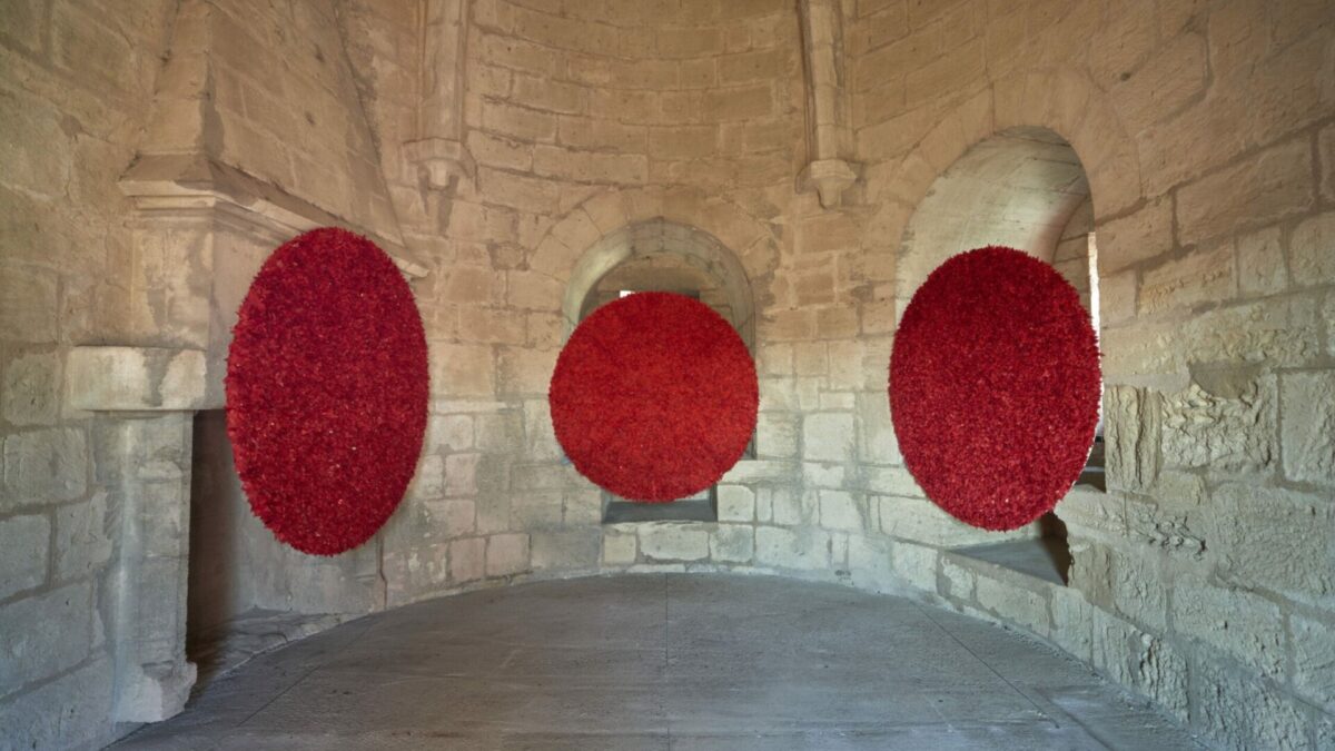 ”Brise du rouge soleil” Carte blanche to Joël Andrianomearisoa