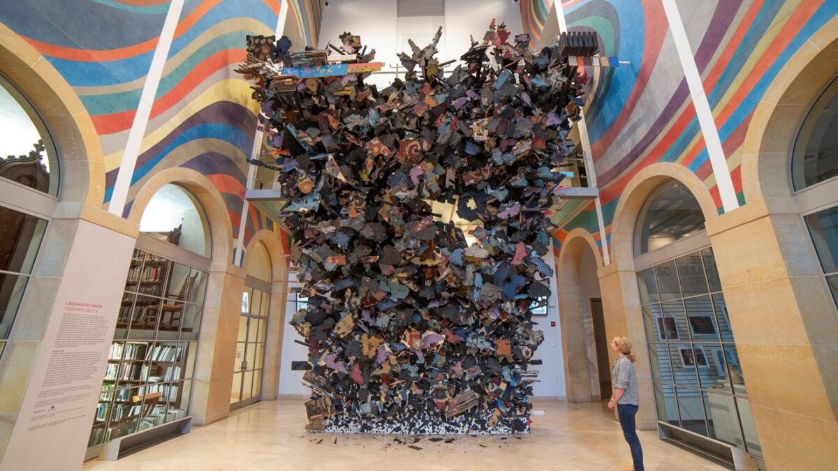 Leonardo Drew at the Wadsworth Atheneum Museum of Art. Galerie Lelong & Co