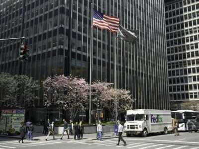 Paul Graham, SPRING (Missing), J.P. Morgan Chase, 270 Park Avenue, 2018 © Paul Graham, courtesy Pace Gallery