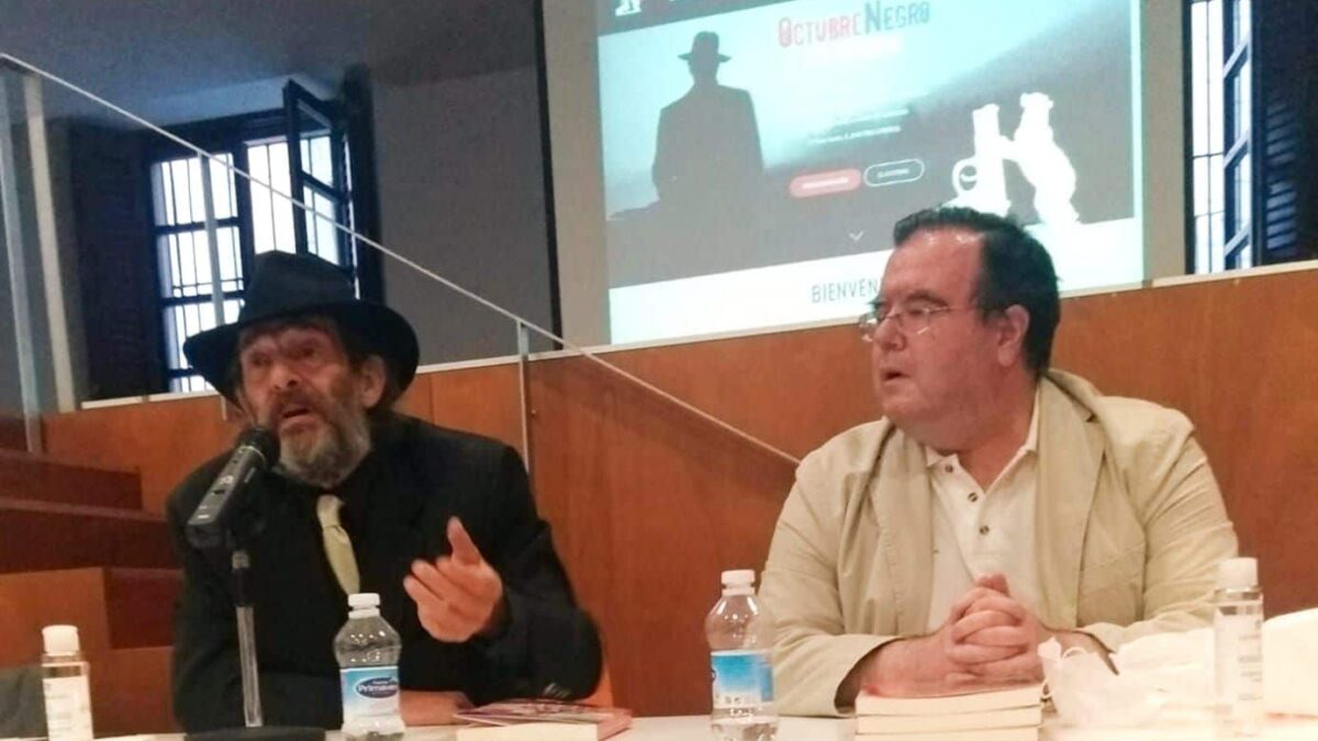 Los escritores José Manuel Cruz y Javier García-Pelayo en el Festival Octubre Negro en Madrid