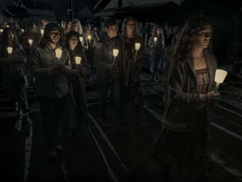 Misa de Medianoche (2021). Miniserie en Netflix Recomendada