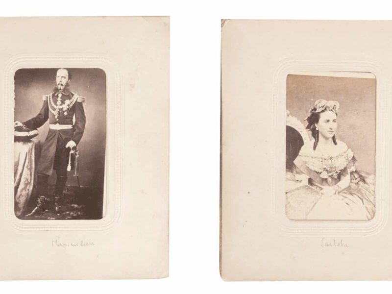 Encuentran en París álbum inédito que contiene fotos de Maximiliano y Carlota