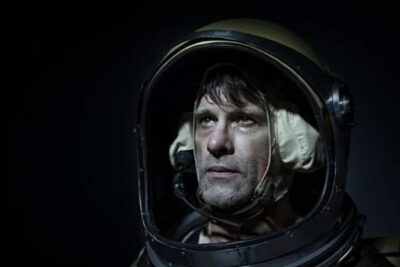 Warning (2021). Película de Ciencia-Ficción. Crítica