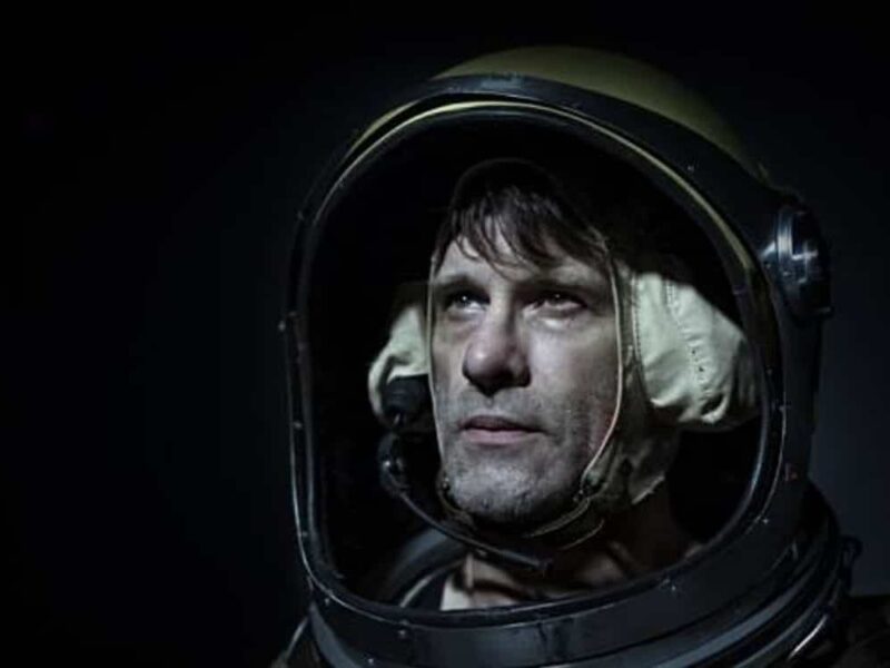 Warning (2021). Película de Ciencia-Ficción. Crítica