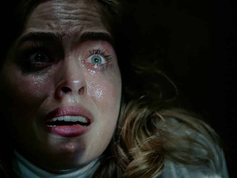 Hay Alguien en tu Casa (2021). Terror Adolescente en Netflix