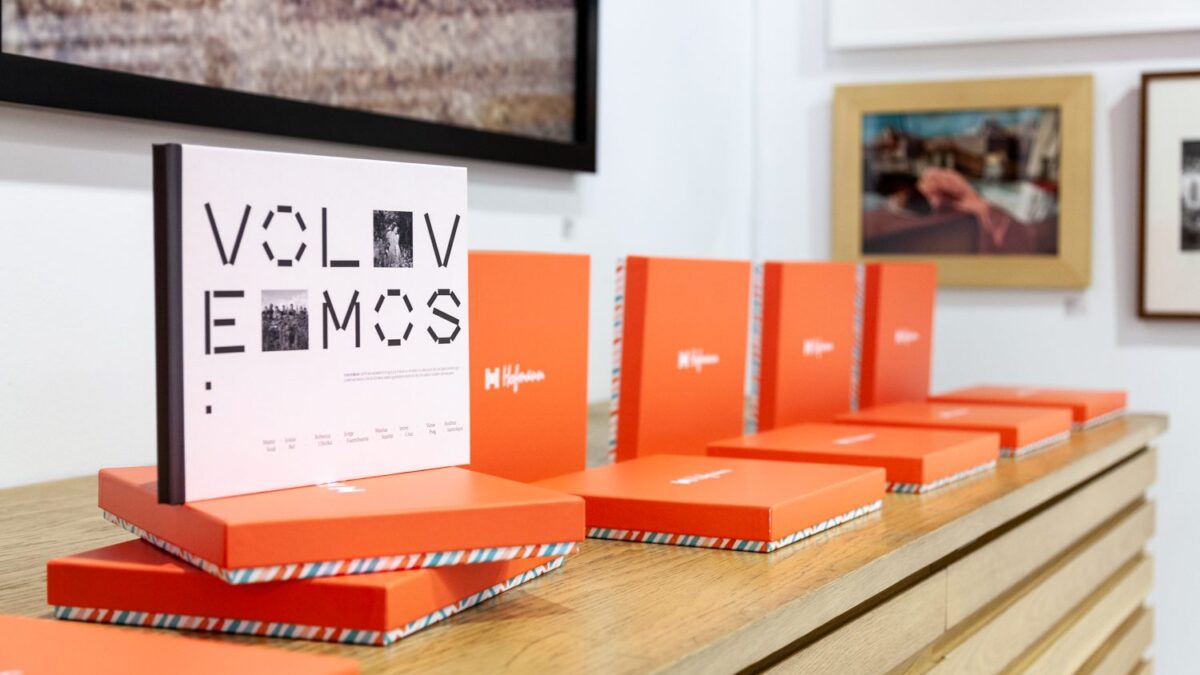 Hofmann presenta el libro solidario “Volvemos”