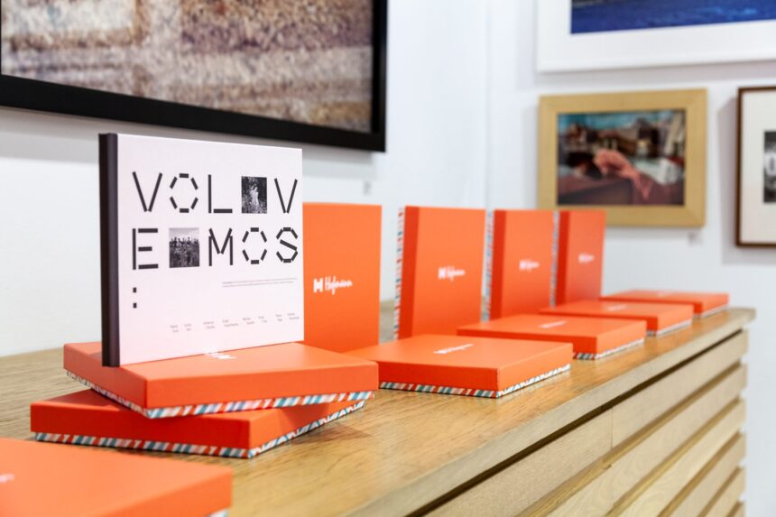 Hofmann presenta el libro solidario “Volvemos”