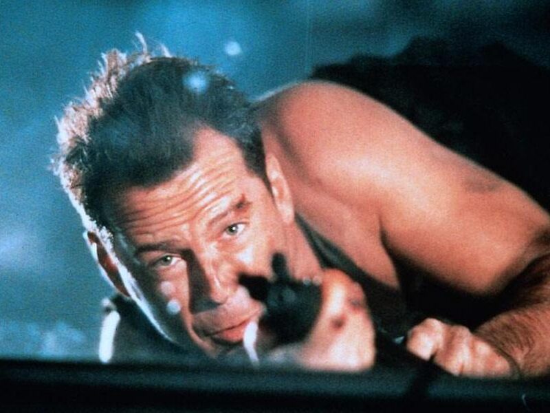 La Jungla de Cristal (1988). Bruce Willis en su Mejor Película. Crítica