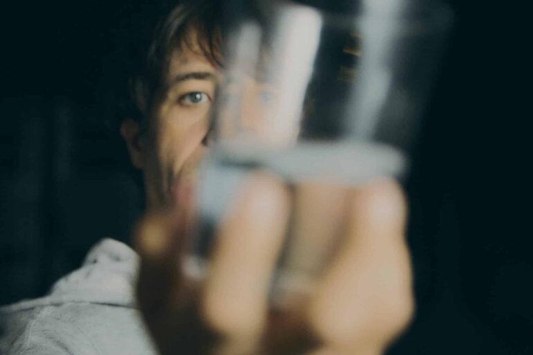 Yo Soy Hamlet, de Richard James. Teatro Reina Victoria. Con Gabriel Olivares y Leo Rivera