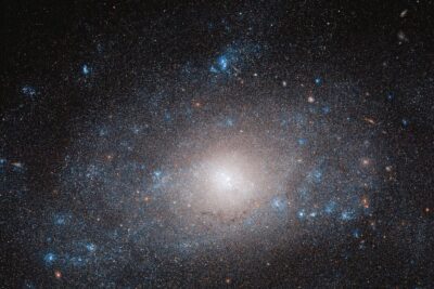 Hubble Views a Galaxy on the ‘Dark Side’