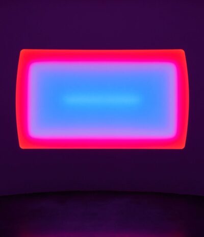 James Turrell, Elemental, Wide Rectangular Curved Glass, 2021 © James Turrell, courtesy Pace Gallery