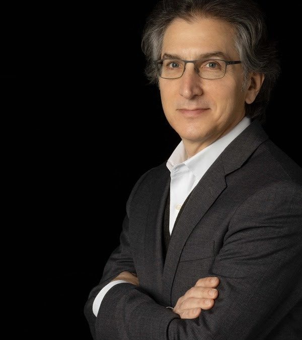 Met Curator Jeff Rosenheim Wins AIPAD Award