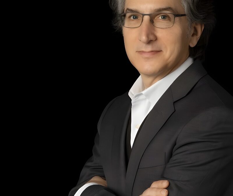 Met Curator Jeff Rosenheim Wins AIPAD Award