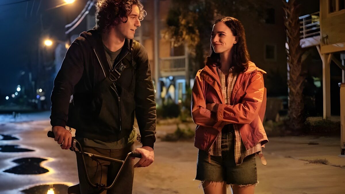 Along for the Ride (2022). A Romantic Comedy on Netflix. Reviews