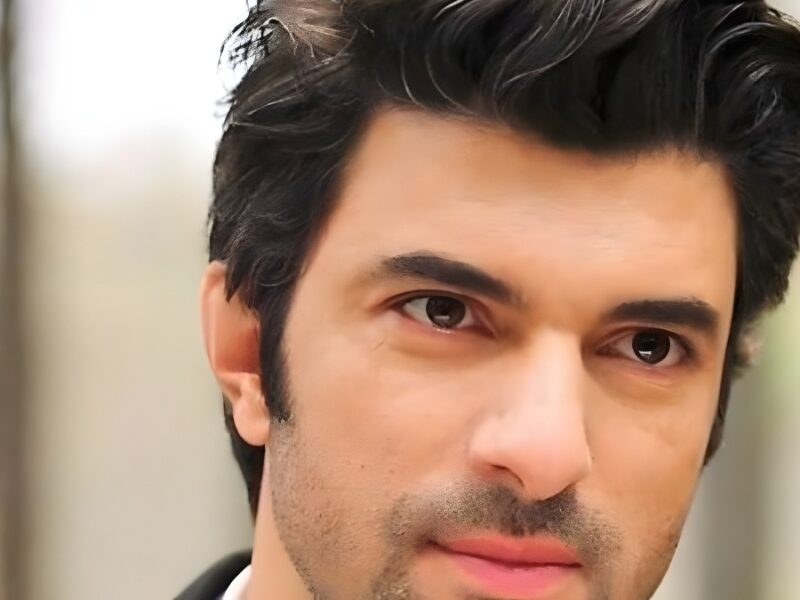 Engin Akyürek – Biografía, Películas
