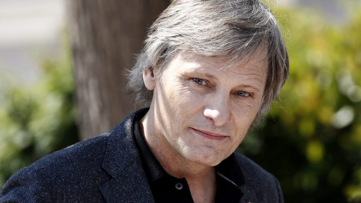 Viggo Mortensen – Biography, Movies, Quotes, Videos