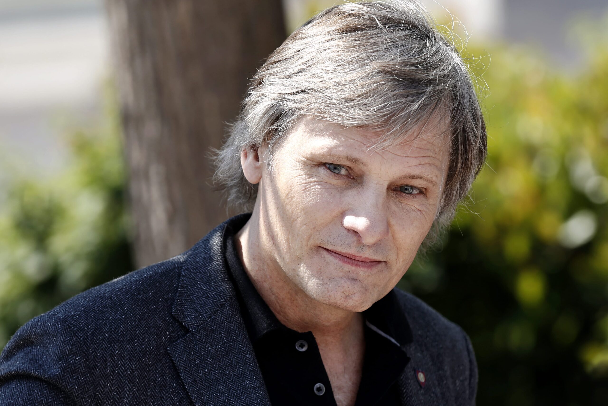 Linger / Mortensen Viggo : ヴィゴ・モーテンセン ヴィゴ・モーテンセン：アラゴルンを演じながら詩を書き続けた俳優