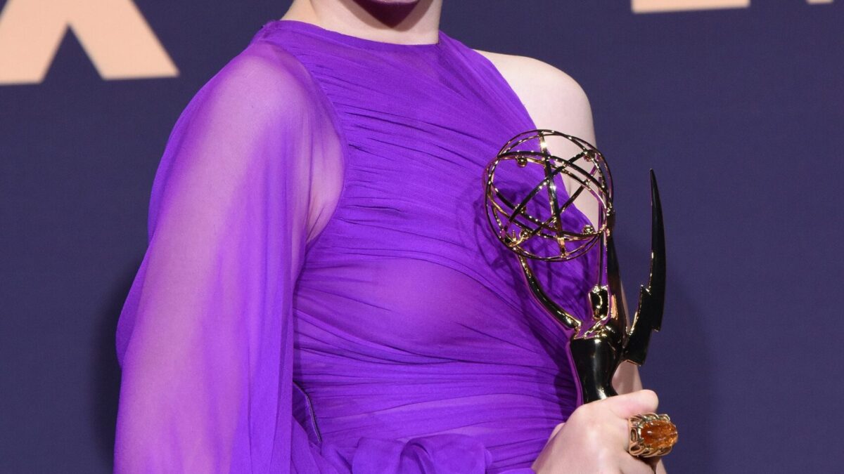 Julia Garner – Biografía, Películas, Series, Frases