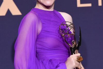 Julia Garner – Biografía, Películas, Series, Frases