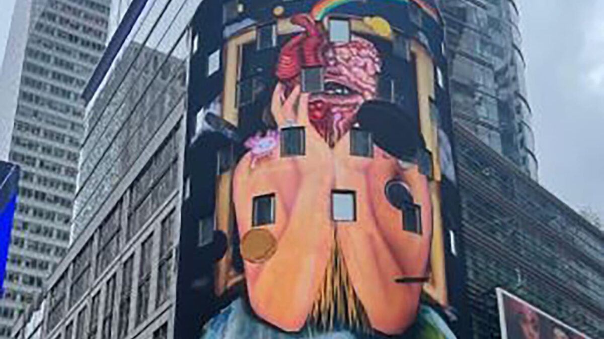 Martha Saenz, Artista Mexicana, Rompe Fronteras