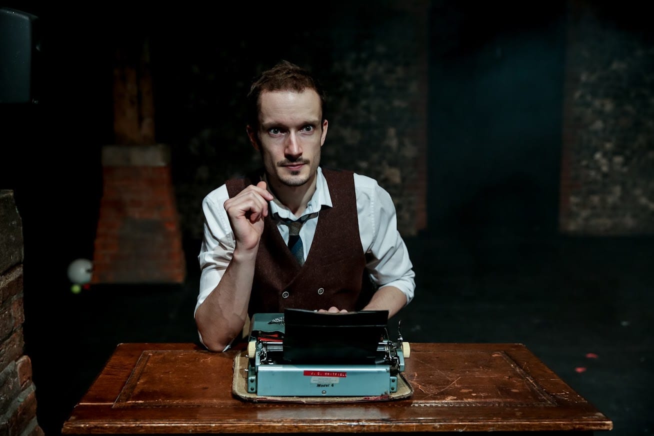 ‘An Unexpected Tale in Smoky Midtown’ Stage Noir