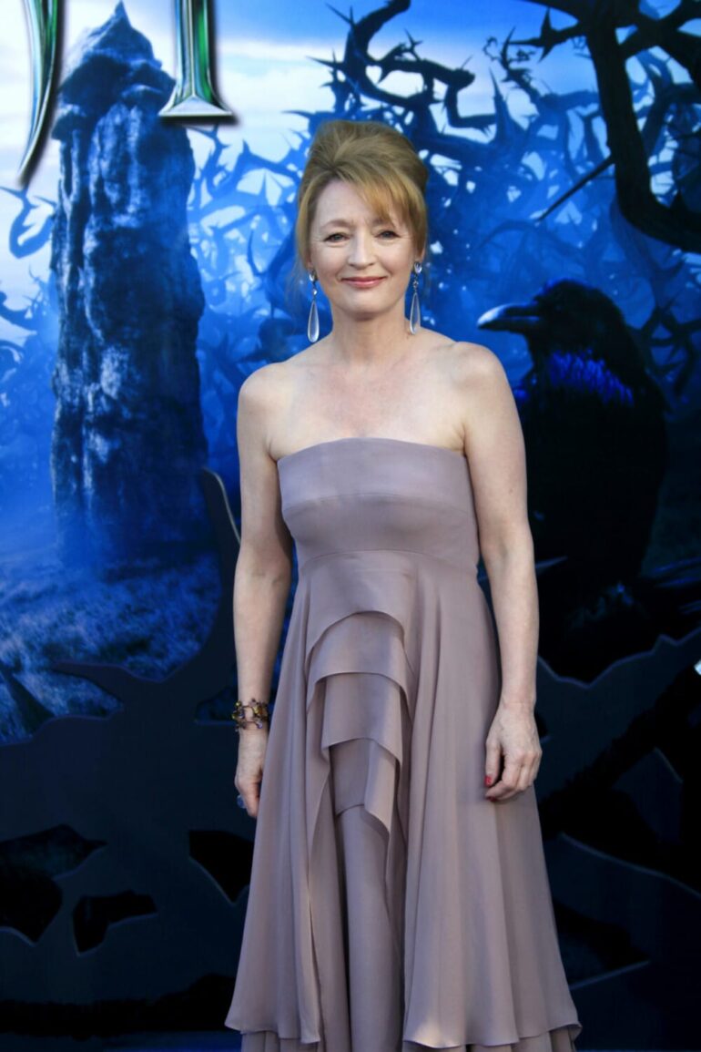 Lesley Manville – Películas, Videos