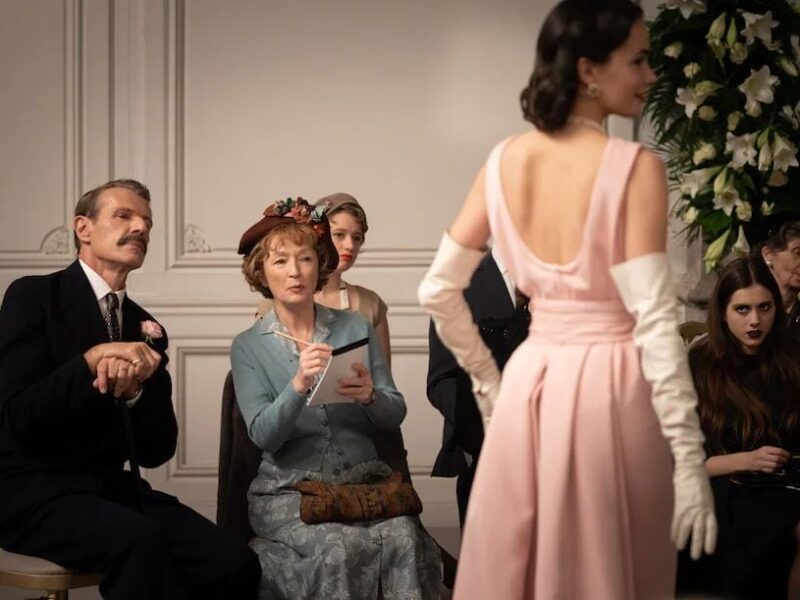 ‘El Viaje a París de la Señora Harris’ Crítica de la Película