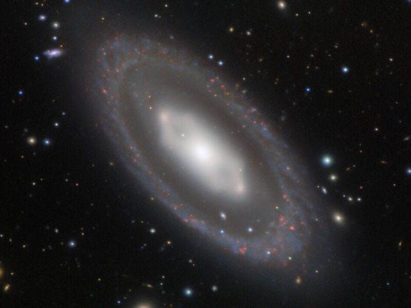 Centro de una Galaxia con Forma Hexagonal